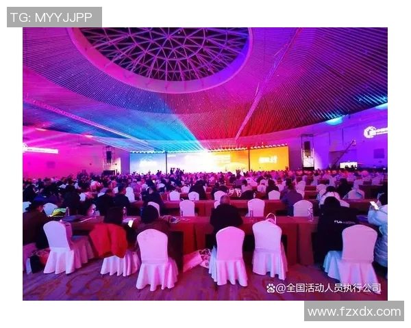 足球传奇栩栩如生蜡像展览 展现球场英雄的风采与荣耀